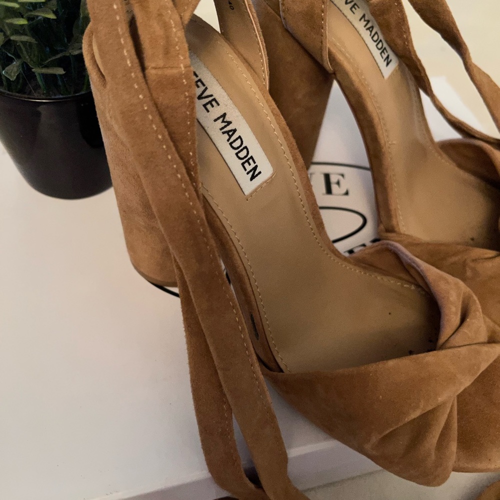 Super Cute Heels - image 3